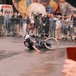 Caída Primoz Roglic