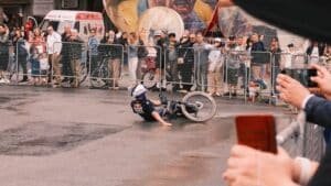 Caída Primoz Roglic