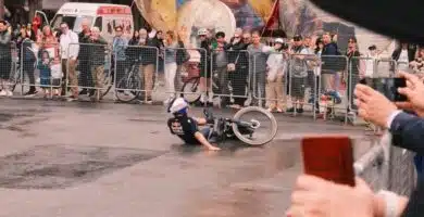 Caída Primoz Roglic